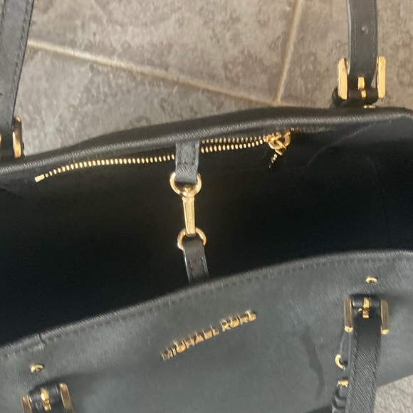 Michael Kors black large tote - Picture 6 of 9